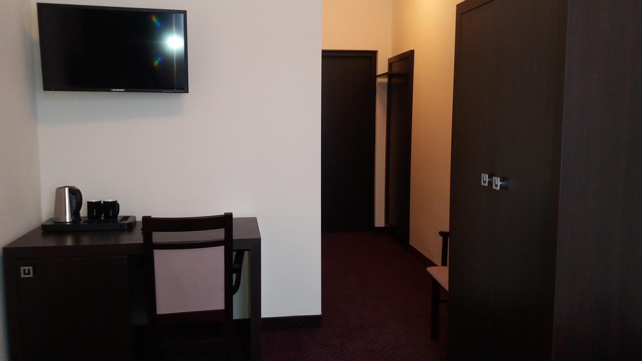 Scsk Pol Lawy Hotel Pulawy Ngoại thất bức ảnh