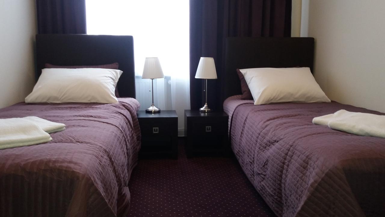 Scsk Pol Lawy Hotel Pulawy Ngoại thất bức ảnh