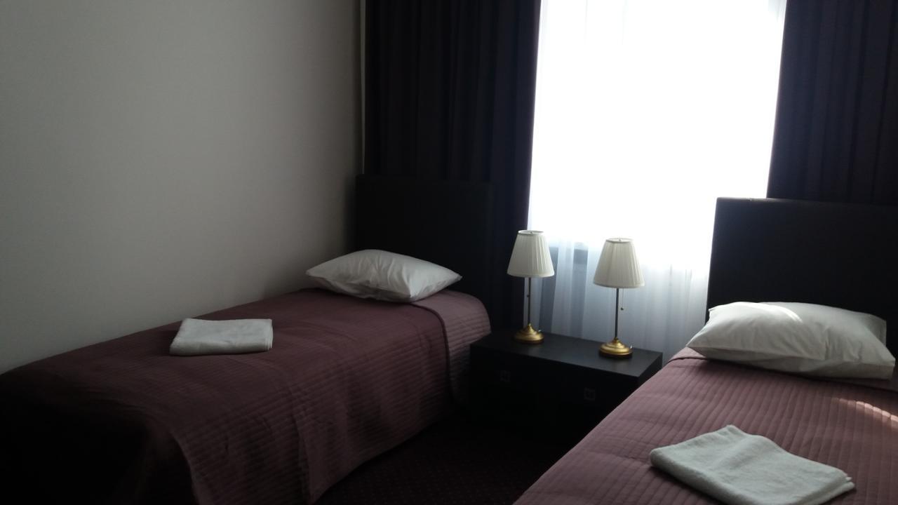 Scsk Pol Lawy Hotel Pulawy Ngoại thất bức ảnh