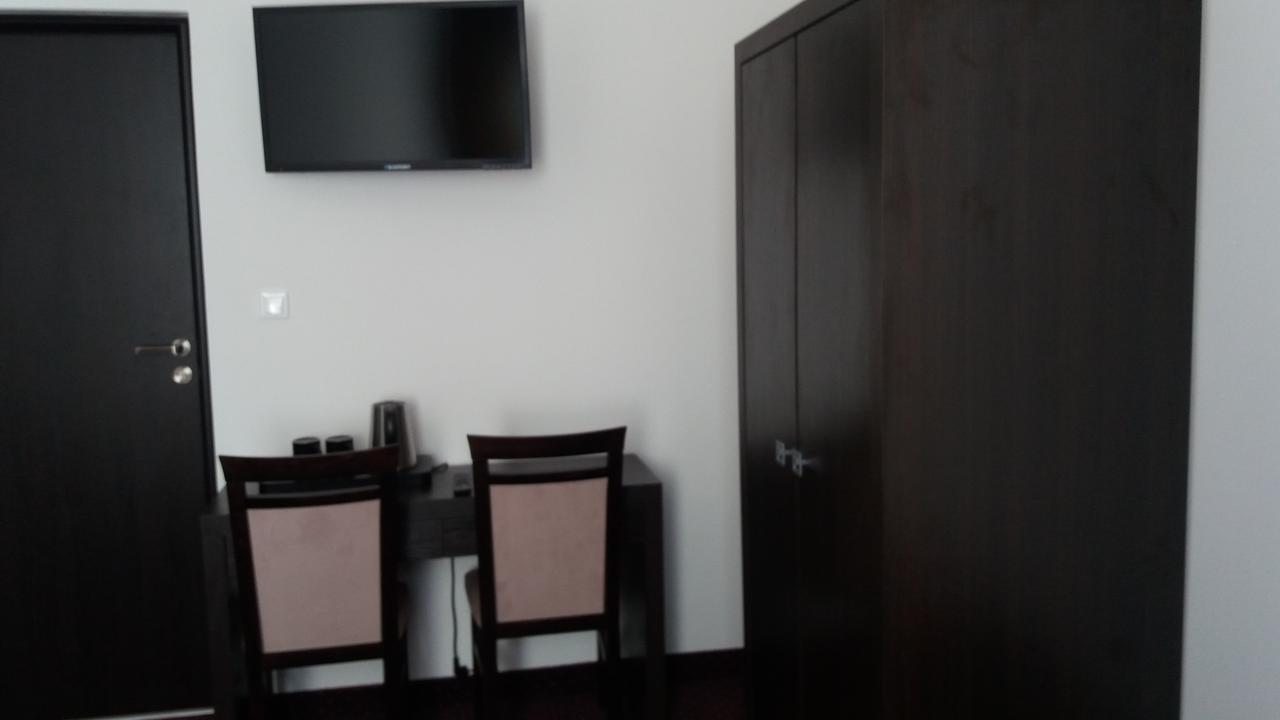 Scsk Pol Lawy Hotel Pulawy Ngoại thất bức ảnh