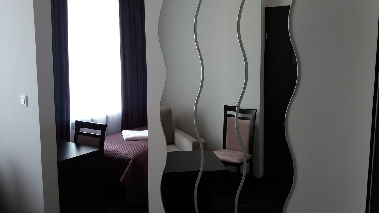 Scsk Pol Lawy Hotel Pulawy Ngoại thất bức ảnh