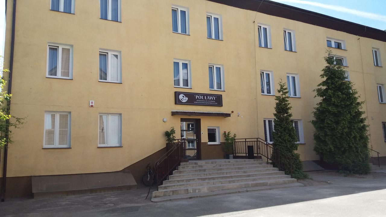 Scsk Pol Lawy Hotel Pulawy Ngoại thất bức ảnh