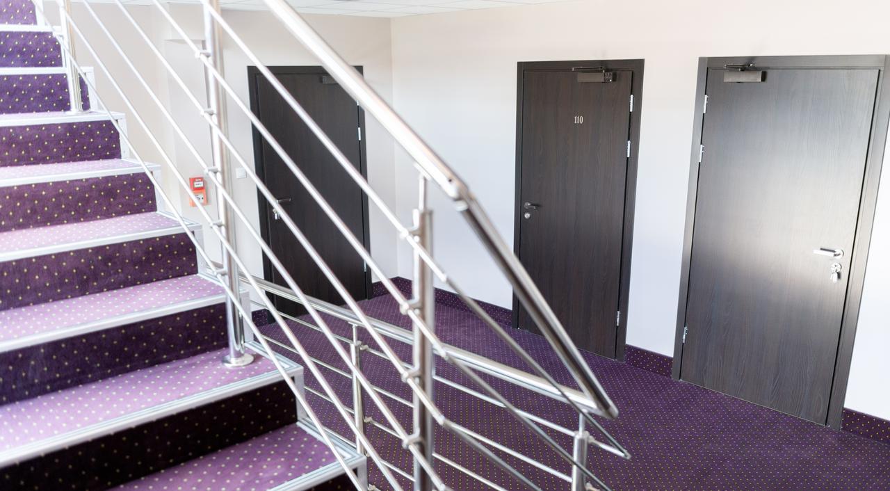Scsk Pol Lawy Hotel Pulawy Ngoại thất bức ảnh