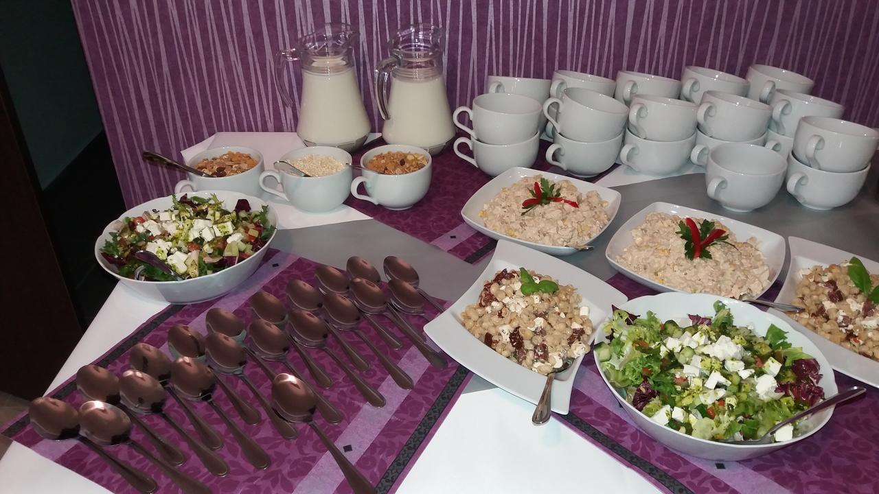 Scsk Pol Lawy Hotel Pulawy Ngoại thất bức ảnh
